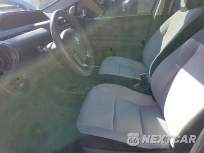 Zdjęcie 7 z 14 samochodu: 2018 TOYOTA PRIUS C VIN:JTDKDTB35J1599804 - miniatura