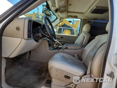 Zdjęcie 7 z 13 samochodu: 2005 GMC YUKON XL C1500 VIN:1GKEC16Z05J188128 - miniatura