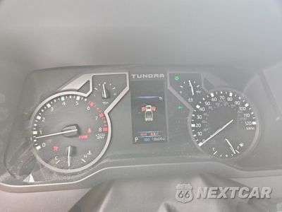 Zdjęcie 9 z 15 samochodu: 2025 TOYOTA TUNDRA CREWMAX SR VIN:5TFLA5DB6SX295571 - miniatura