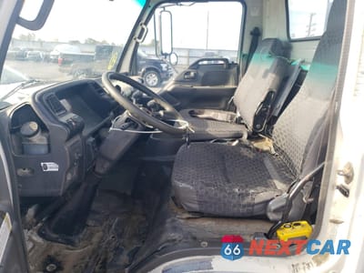 Zdjęcie 7 z 12 samochodu: 2005 ISUZU NPR VIN:JALC4B16X57009186 - miniatura