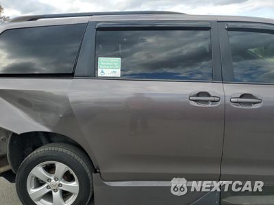 Zdjęcie 11 z 15 samochodu: 2016 TOYOTA SIENNA LE VIN:5TDKK3DC4GS694904 - miniatura