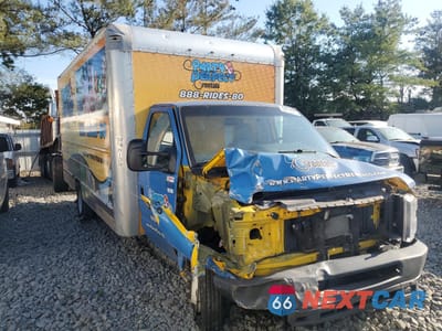 Czwarte zdjęcie samochodu z boku: 2019 FORD ECONOLINE E350 SUPER DUTY CUTAWAY VAN VIN:1FDWE3FS8KDC15798 - miniatura