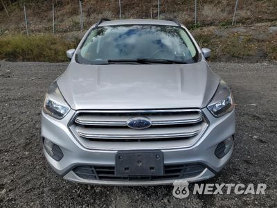 Piąte zdjęcie samochodu w środku: 2018 FORD ESCAPE SE VIN:1FMCU9GD2JUC24956 - miniatura