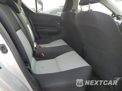 Zdjęcie 10 z 12 samochodu: 2015 TOYOTA PRIUS C VIN:JTDKDTB31F1102450 - miniatura