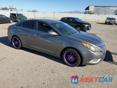 Czwarte zdjęcie samochodu z boku: 2012 HYUNDAI SONATA SE VIN:5NPEC4AC9CH364356 - miniatura