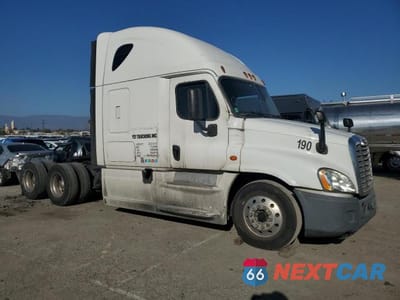 2017 FREIGHTLINER CASCADIA 125 SEMI TRUCK 3AKJGLDR3HSHN2019 - główne zdjęcie licytacji z USA - miniatura