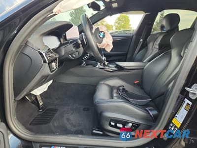 Zdjęcie 7 z 13 samochodu: 2023 BMW M5 VIN:WBS83CH08PCL28431 - miniatura