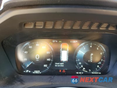 Zdjęcie 9 z 13 samochodu: 2018 VOLVO XC90 T5 VIN:YV4102PK4J1347394 - miniatura