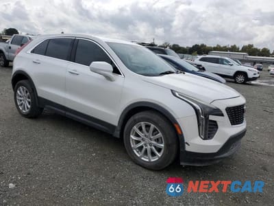 Czwarte zdjęcie samochodu z boku: 2021 CADILLAC XT4 LUXURY VIN:1GYAZAR46MF000913 - miniatura