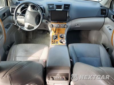 Zdjęcie 8 z 14 samochodu: 2010 TOYOTA HIGHLANDER HYBRID VIN:JTEBW3EH4A2042194 - miniatura