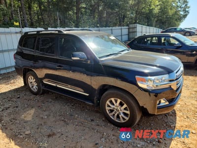 Czwarte zdjęcie samochodu z boku: 2019 TOYOTA LAND CRUISER VX-R VIN:JTMCY7AJXK4077315 - miniatura