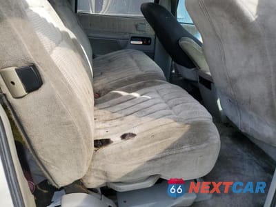 Zdjęcie 11 z 14 samochodu: 1992 CHEVROLET SUBURBAN K1500 VIN:1GNFK16K3NJ355563 - miniatura