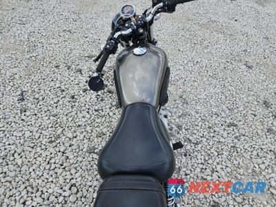 Zdjęcie 6 z 9 samochodu: 2011 SUZUKI TU250 X VIN:JS1NJ4CA1B2101077 - miniatura