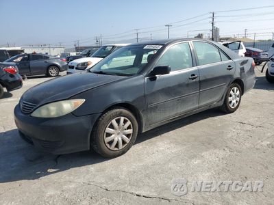 2005 TOYOTA CAMRY LE 4T1BE32K65U014670 - główne zdjęcie licytacji z USA - miniatura