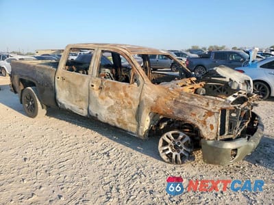 Czwarte zdjęcie samochodu z boku: 2016 CHEVROLET SILVERADO K1500 LT VIN:3GCUKREC1GG141085 - miniatura