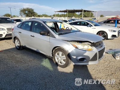 Czwarte zdjęcie samochodu z boku: 2014 FORD FOCUS S VIN:1FADP3E22EL461012 - miniatura