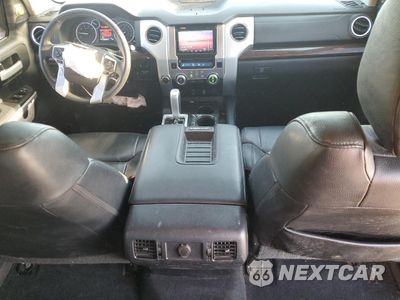 Zdjęcie 8 z 15 samochodu: 2017 TOYOTA TUNDRA CREWMAX LIMITED VIN:5TFHW5F15HX659077 - miniatura