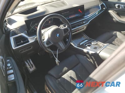 Zdjęcie 8 z 15 samochodu: 2024 BMW X7 XDRIVE40I VIN:5UX23EM09R9T47647 - miniatura