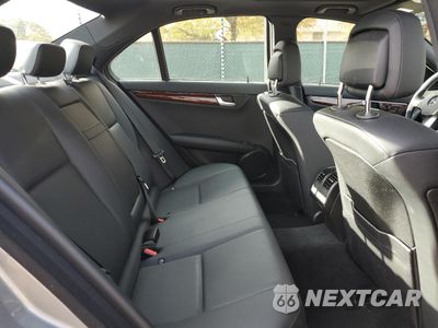 Zdjęcie 10 z 13 samochodu: 2011 MERCEDES-BENZ C 300 VIN:WDDGF5EB6BA508478 - miniatura