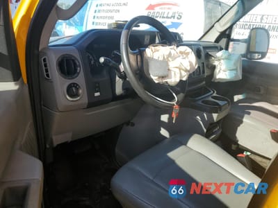 Zdjęcie 8 z 13 samochodu: 2019 FORD ECONOLINE E350 SUPER DUTY CUTAWAY VAN VIN:1FDWE3FS8KDC15798 - miniatura