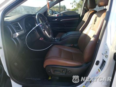 Zdjęcie 7 z 13 samochodu: 2019 TOYOTA HIGHLANDER LIMITED VIN:5TDDZRFH6KS973554 - miniatura