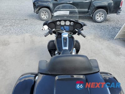 Zdjęcie 6 z 10 samochodu: 2023 HARLEY-DAVIDSON FLHTCUTG VIN:1HD1MAF18PB851247 - miniatura