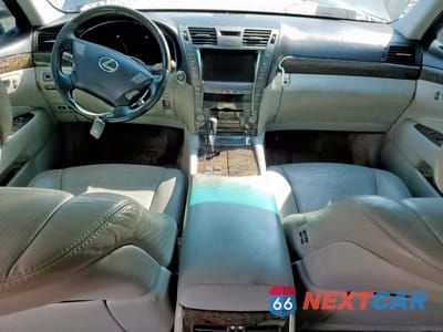 Zdjęcie 8 z 13 samochodu: 2008 LEXUS LS 460L VIN:JTHGL46F485028762 - miniatura