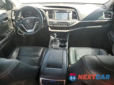 Zdjęcie 8 z 12 samochodu: 2016 TOYOTA HIGHLANDER LIMITED VIN:5TDYKRFH4GS152420 - miniatura