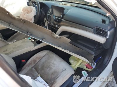 Zdjęcie 8 z 13 samochodu: 2018 HONDA ACCORD LX VIN:1HGCV1F12JA115166 - miniatura
