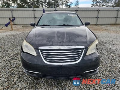Piąte zdjęcie samochodu w środku: 2012 CHRYSLER 200 LX VIN:1C3CCBAB2CN172378 - miniatura
