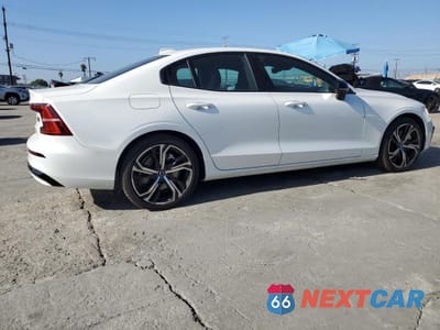 Trzecie zdjęcie samochodu z tyłu: 2024 VOLVO S60 PLUS VIN:7JRH60FHXRG310578 - miniatura