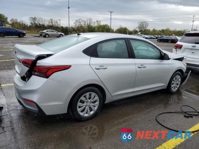 Trzecie zdjęcie samochodu z tyłu: 2022 HYUNDAI ACCENT SE VIN:3KPC24A66NE165227 - miniatura