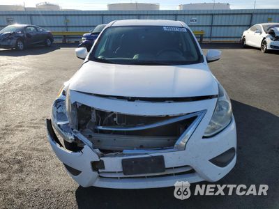 Piąte zdjęcie samochodu w środku: 2017 NISSAN VERSA S VIN:3N1CN7AP3HL820965 - miniatura
