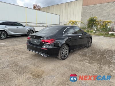 Czwarte zdjęcie samochodu z boku: 2022 MERCEDES-BENZ A 220 4MATIC VIN:W1K3G4FB3NJ347421 - miniatura