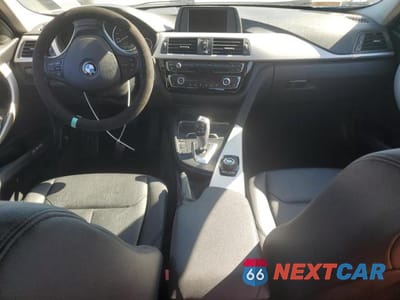 Zdjęcie 8 z 12 samochodu: 2016 BMW 320 I VIN:WBA8A9C53GK616797 - miniatura