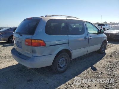 Trzecie zdjęcie samochodu z tyłu: 2000 TOYOTA SIENNA LE VIN:4T3ZF13C0YU248211 - miniatura