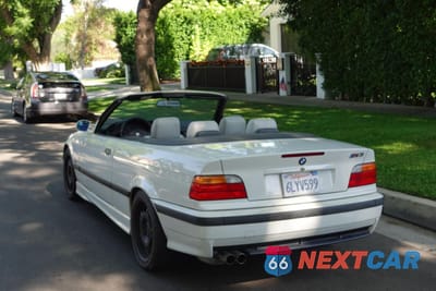 Trzecie zdjęcie samochodu z tyłu: 1999 BMW M3 VIN:WBSBK933XXEC44240 - miniatura