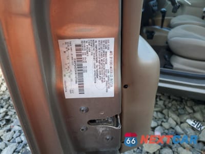 Zdjęcie 12 z 12 samochodu: 2004 FORD FOCUS SE COMFORT VIN:1FAFP34Z04W147086 - miniatura