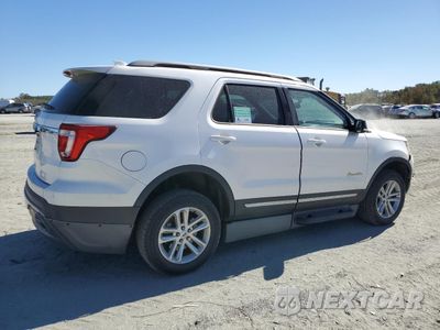 Trzecie zdjęcie samochodu z tyłu: 2017 FORD EXPLORER XLT VIN:1FM5K7D82HGA89707 - miniatura