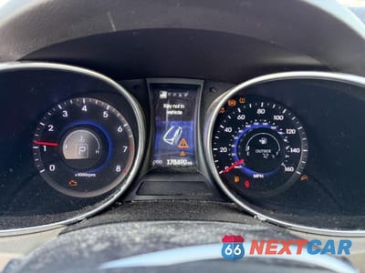 Zdjęcie 9 z 11 samochodu: 2015 HYUNDAI SANTA FE GLS VIN:KM8SR4HF6FU094445 - miniatura