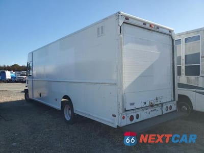 Drugie zdjęcie samochodu z przodu: 2007 FREIGHTLINER CHASSIS M - TRUCKS DELIVERY VAN VIN:4UZAARBW27CZ31661 - miniatura