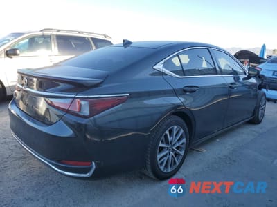 Trzecie zdjęcie samochodu z tyłu: 2022 LEXUS ES 300H VIN:58ACA1C14NU024052 - miniatura