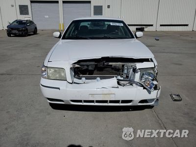 Piąte zdjęcie samochodu w środku: 2010 MERCURY GRAND MARQUIS LS VIN:2MEBM7FV2AX624943 - miniatura