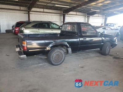 Trzecie zdjęcie samochodu z tyłu: 1992 TOYOTA PICKUP 1/2 TON SHORT WHEELBASE VIN:JT4RN81A9N0088603 - miniatura