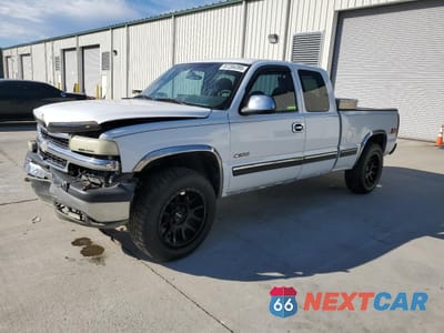 2000 CHEVROLET SILVERADO K1500 1GCEK19T2YE260806 - główne zdjęcie licytacji z USA - miniatura