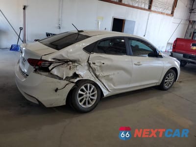 Trzecie zdjęcie samochodu z tyłu: 2022 HYUNDAI ACCENT SE VIN:3KPC24A69NE160488 - miniatura