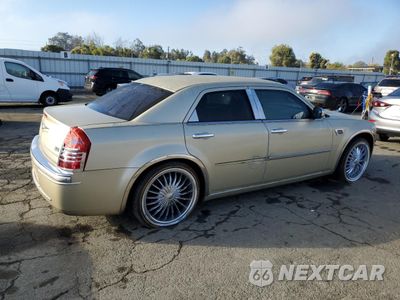 Trzecie zdjęcie samochodu z tyłu: 2010 CHRYSLER 300 TOURING VIN:2C3CA4CD6AH208904 - miniatura