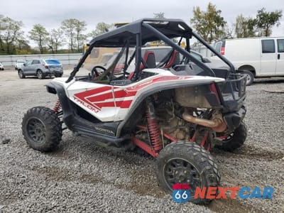 Trzecie zdjęcie samochodu z tyłu: 2021 HONDA SXS1000 S2R VIN:1HFVE0540M4201338 - miniatura