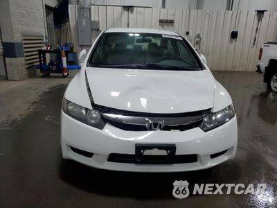 Piąte zdjęcie samochodu w środku: 2009 HONDA CIVIC LX VIN:19XFA16519E009617 - miniatura