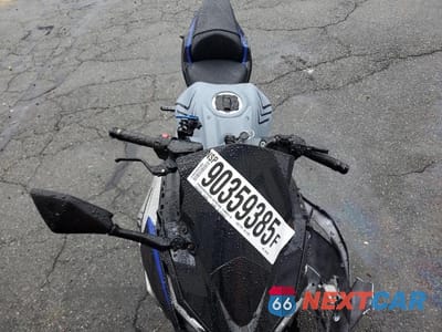 Piąte zdjęcie samochodu w środku: 2022 KAWASAKI EX650 M VIN:ML5EXEM16NDA67698 - miniatura